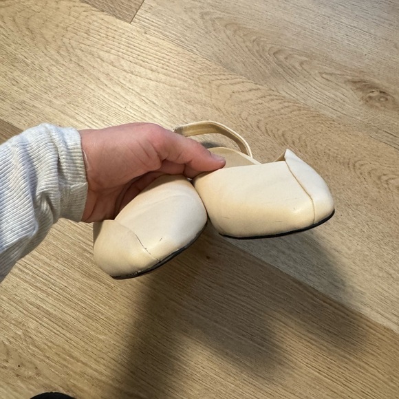 Franco Sarto Women's Elegant Cream Heels - Picture 9 of 12